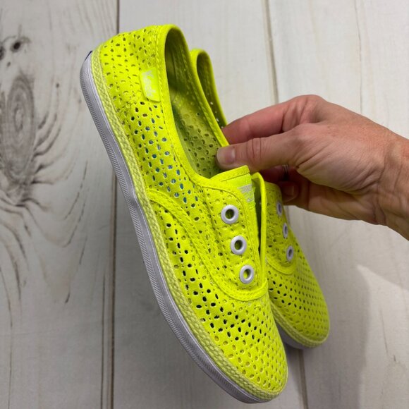 Share Keds Neon Yellow Size 7 Low Top Womens Laceless Laser Cut Sneakers Slip-On - Picture 15 of 16